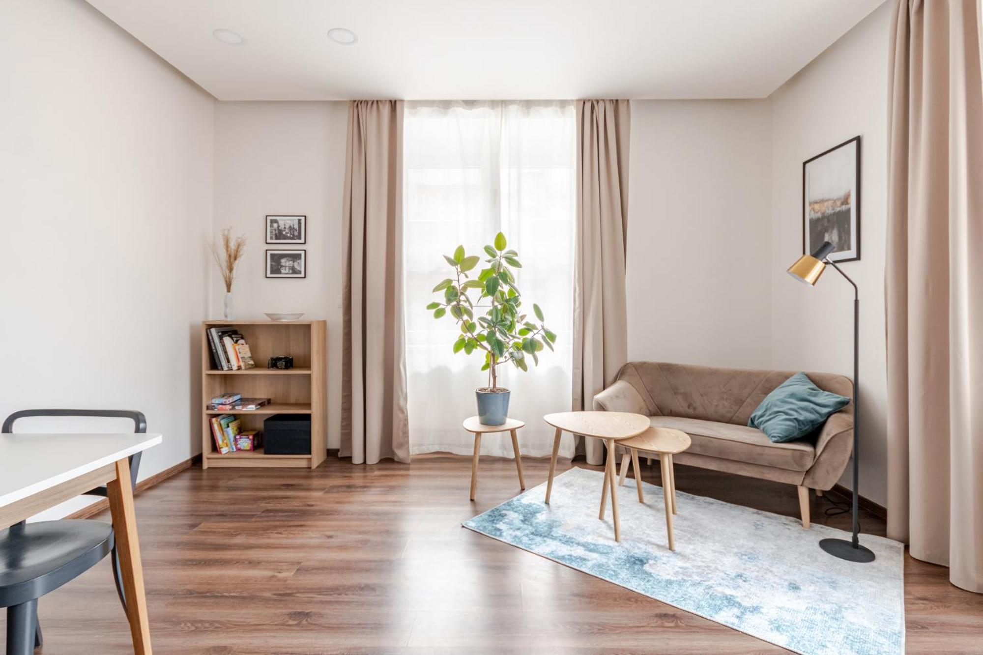 Charm Deco Near Old Town, All-friendly Apartamento